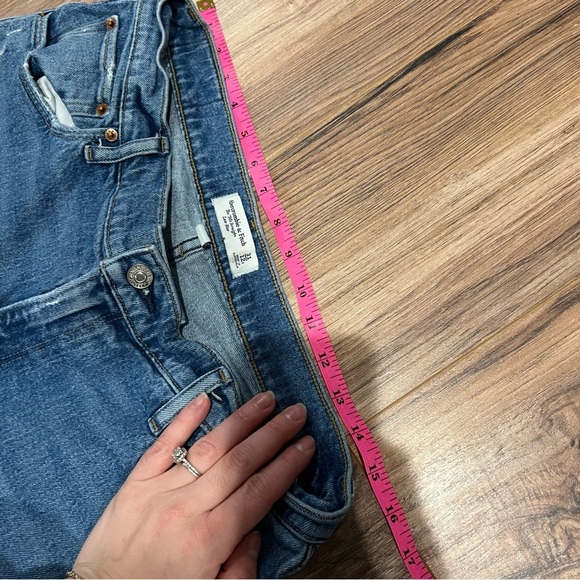 ABERCROMBIE & FITCH Curve Love 90s Straight Low Rise Jeans Medium Wash - Picture 5 of 7